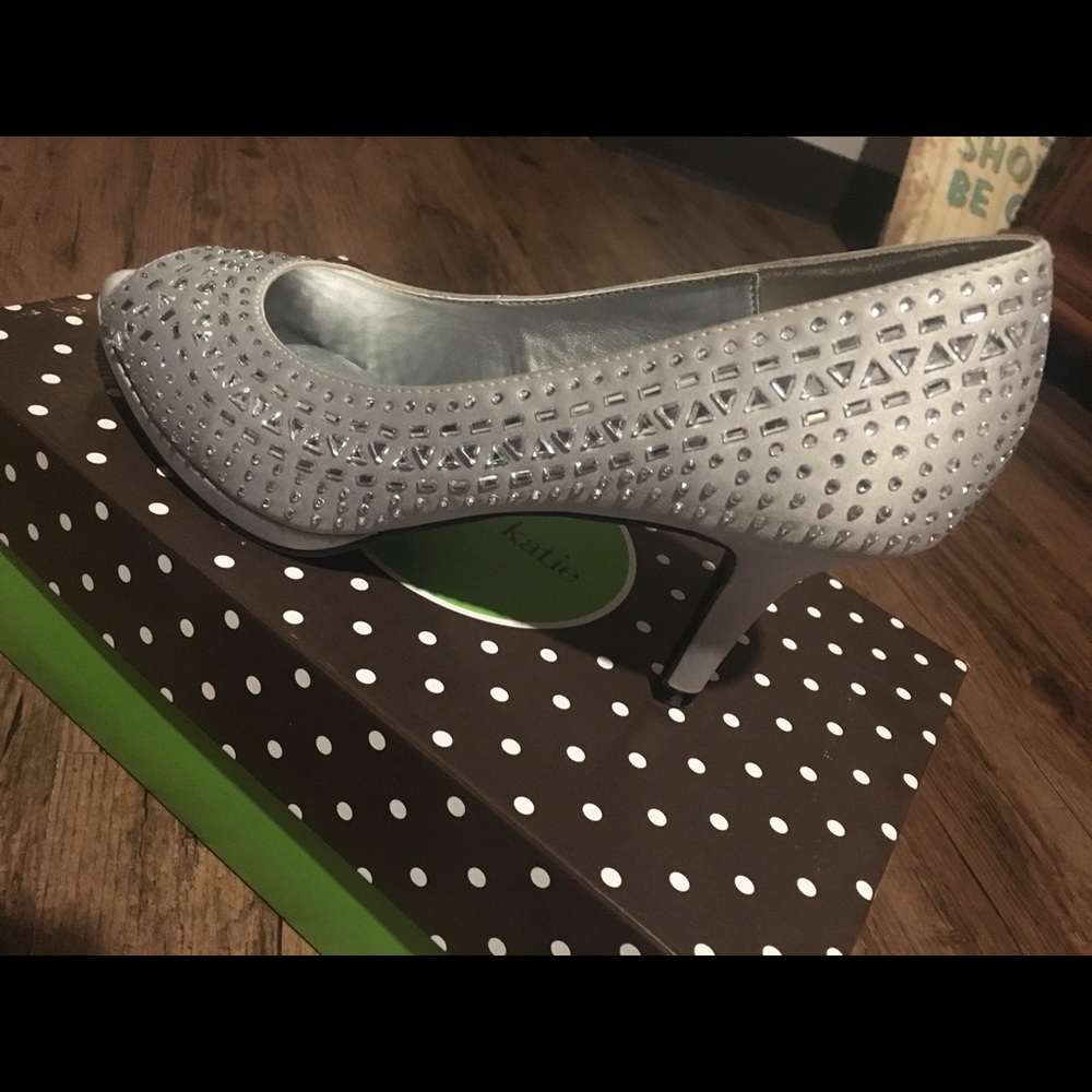 Kate & Kelly Silver Heels